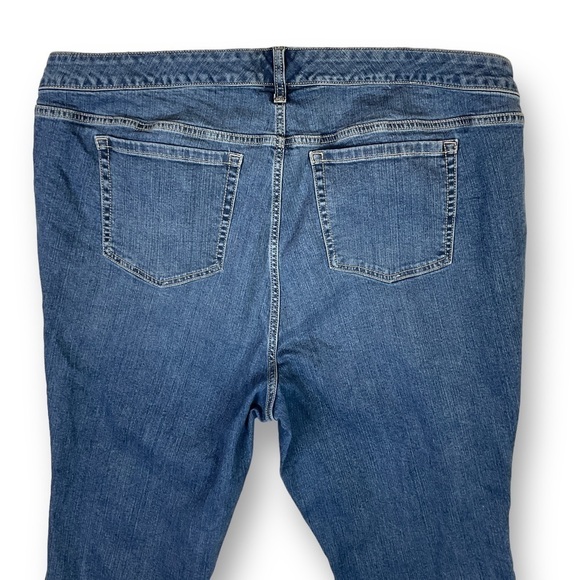 Torrid Crop Boyfriend Womens Jeans Sz 22 Distressed Frayed Hem Stretch Denim - Picture 8 of 12